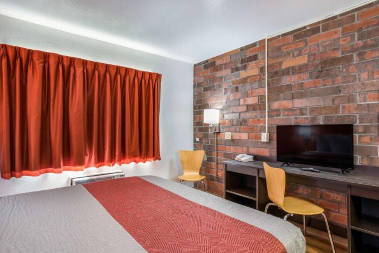 Motel 6-Madison, Wi - East Buitenkant foto