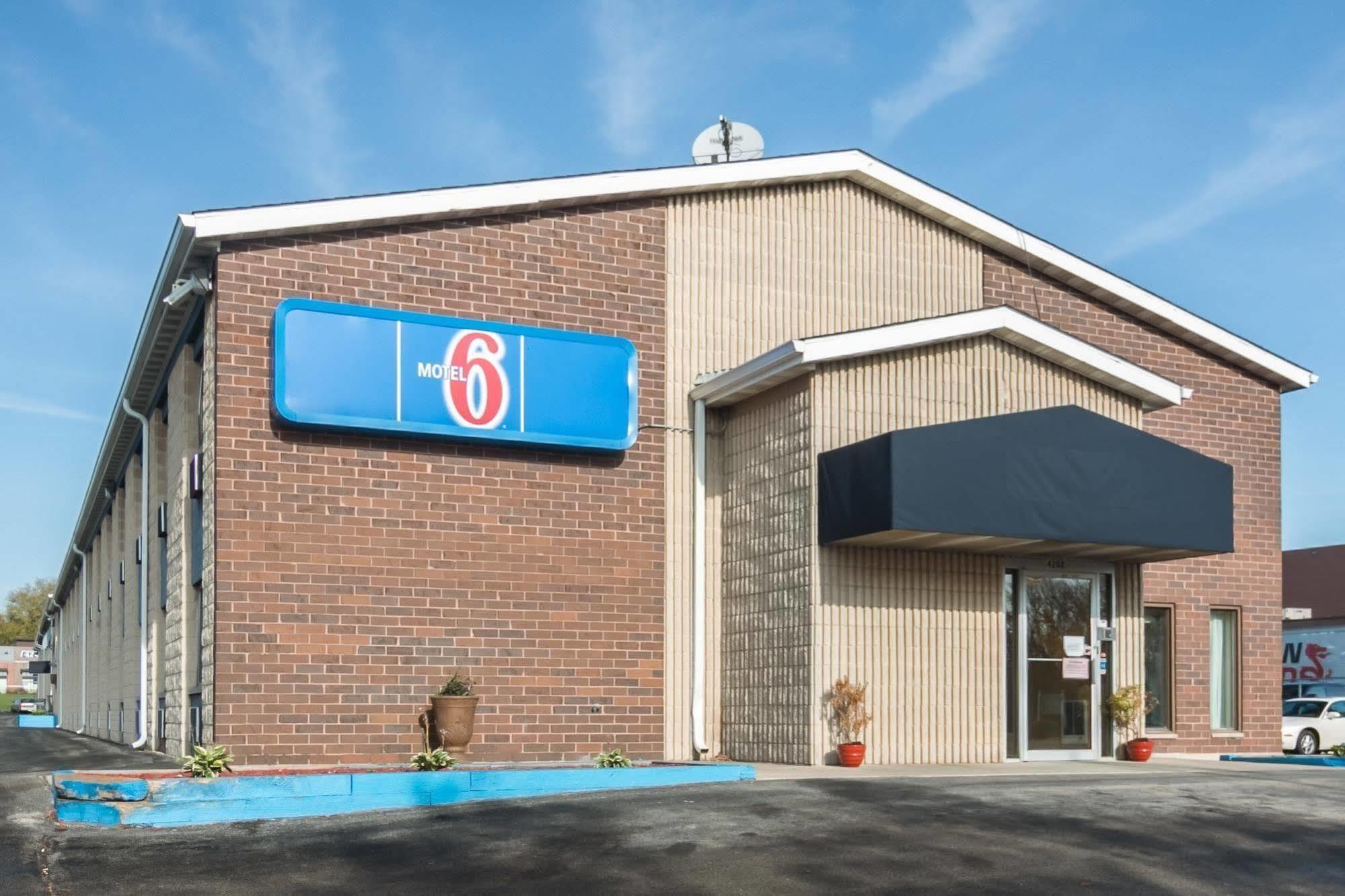 Motel 6-Madison, Wi - East Buitenkant foto